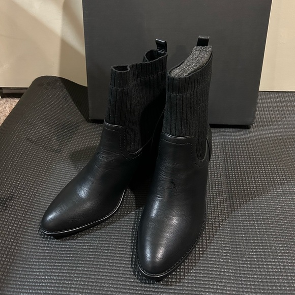 {NWT} Boutique by Corky’s Crackling Black Boots - Picture 3 of 7